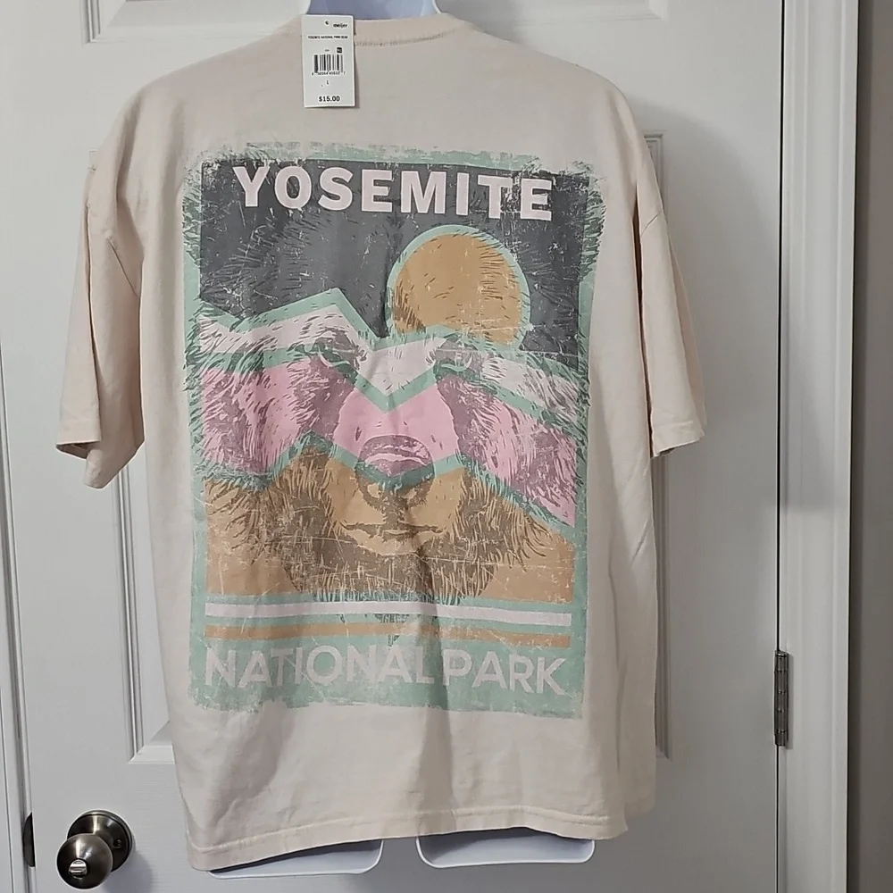 Yosemite National Park Cream T-Shirt With Mountain And Bear. Large. Nwt. - Picture 2 of 4